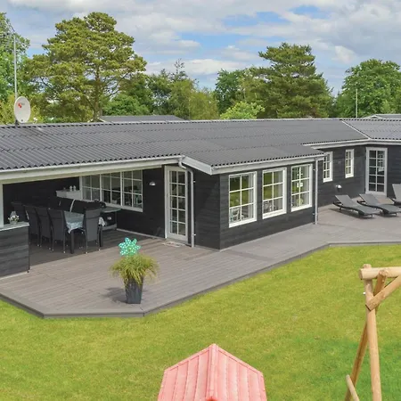 5 Bedroom Awesome In Hadsund * Norre Hurup