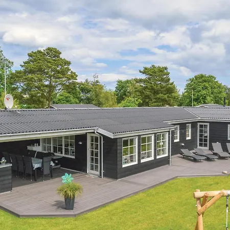 5 Bedroom Awesome In Hadsund Norre Hurup